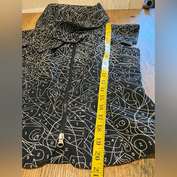 🖤 CHRISTIAN CHENAIL – Black & White Graphic Sleeveless Top, Size 4 - Picture 5 of 11